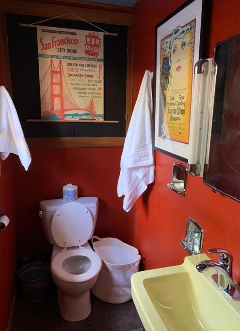 Southeast Portland Comfy & Eclectic Craftsman Home Eksteriør billede