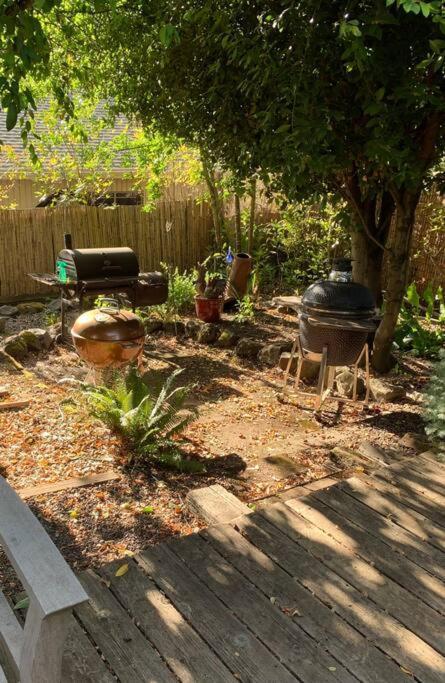 Southeast Portland Comfy & Eclectic Craftsman Home Eksteriør billede