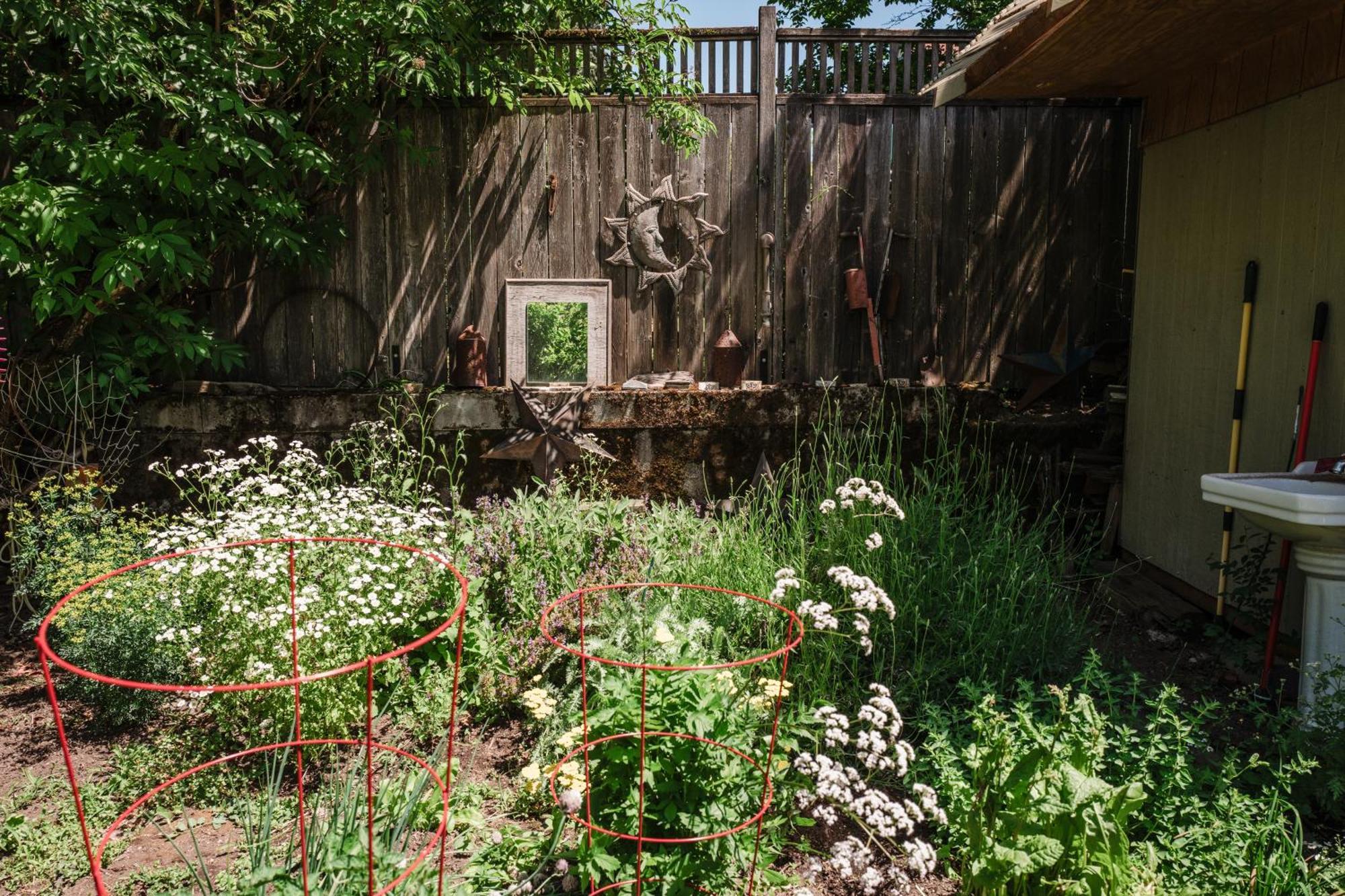 Southeast Portland Comfy & Eclectic Craftsman Home Eksteriør billede