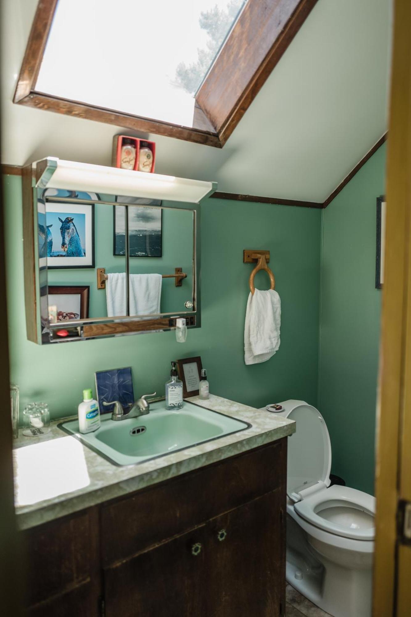 Southeast Portland Comfy & Eclectic Craftsman Home Eksteriør billede