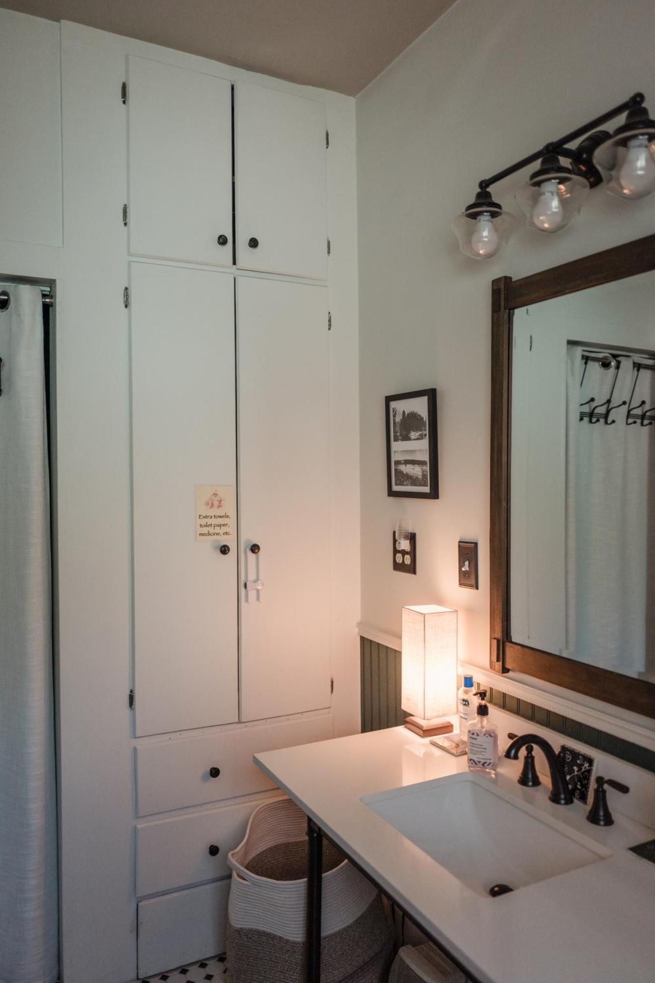 Southeast Portland Comfy & Eclectic Craftsman Home Eksteriør billede