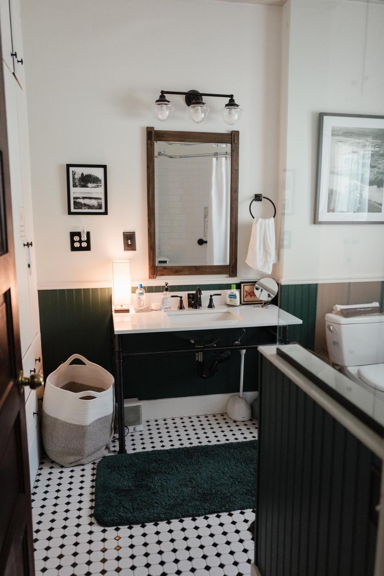Southeast Portland Comfy & Eclectic Craftsman Home Eksteriør billede