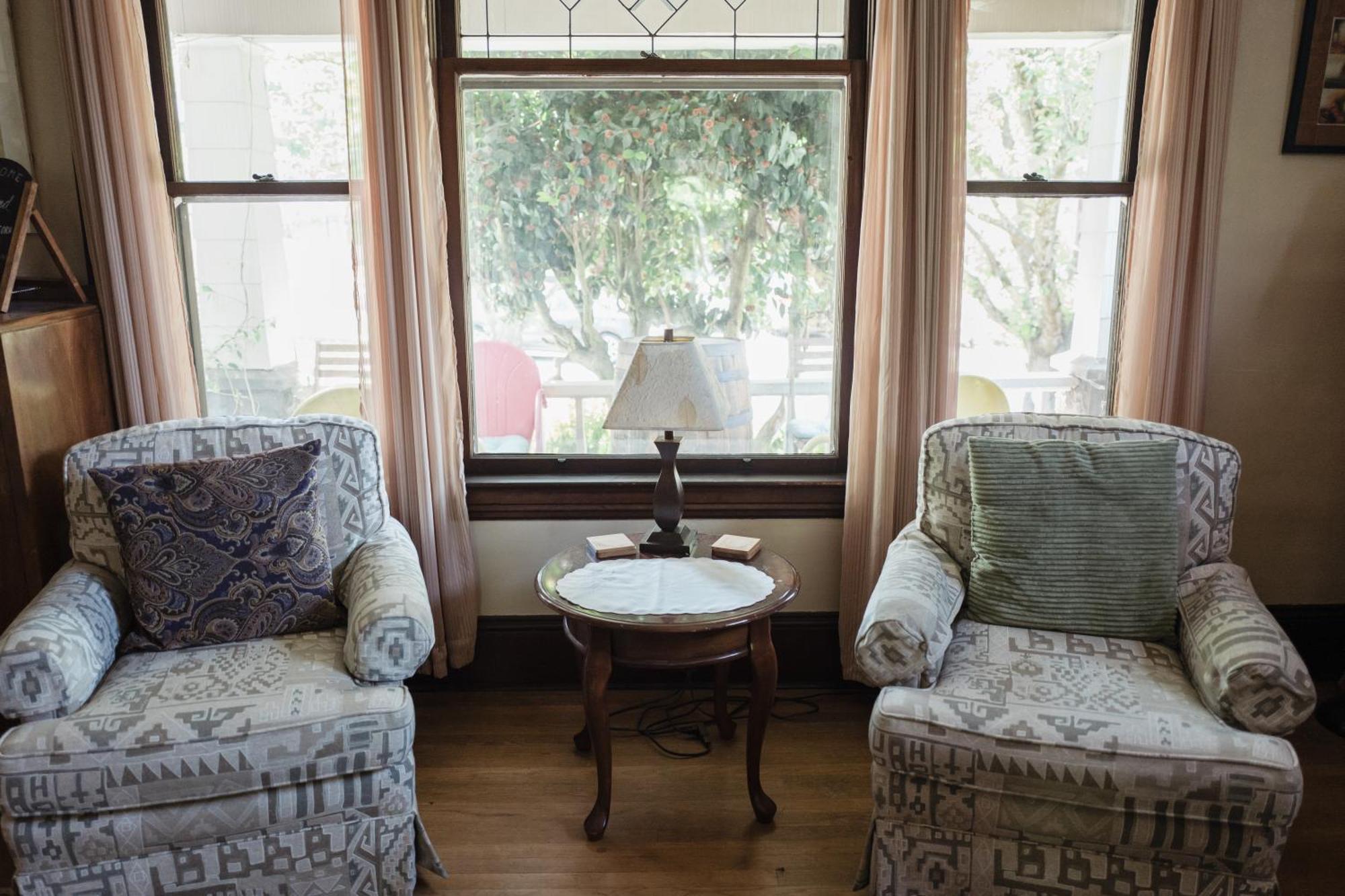 Southeast Portland Comfy & Eclectic Craftsman Home Eksteriør billede