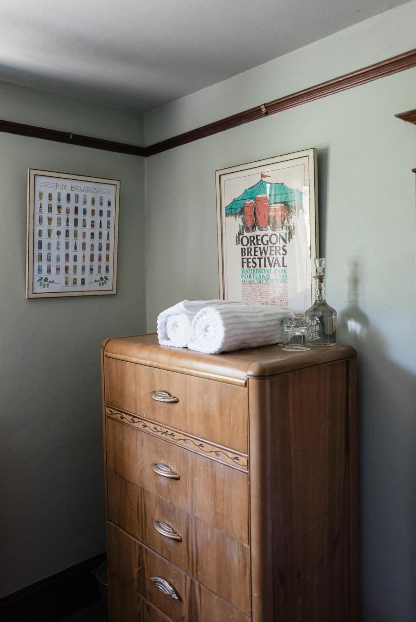 Southeast Portland Comfy & Eclectic Craftsman Home Eksteriør billede